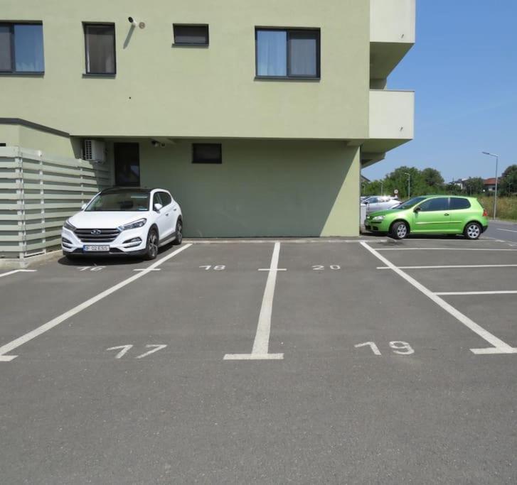 Amazing Apartament With Garden Bucharest Airport Self Check-In!! Otopeni Kültér fotó